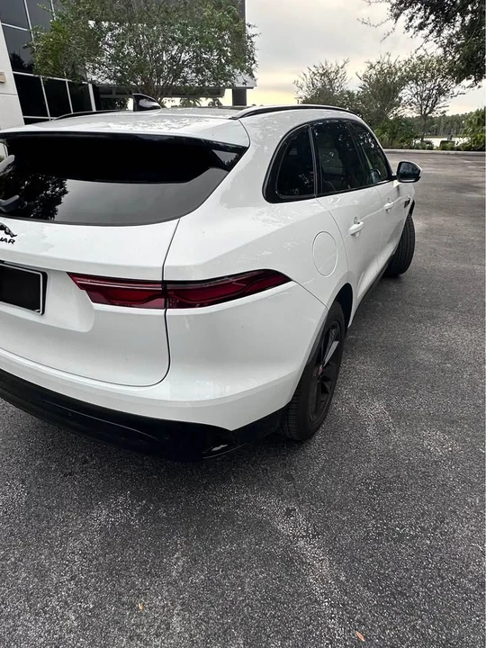 2023 Jaguar F-Pace - Image 6 of 7