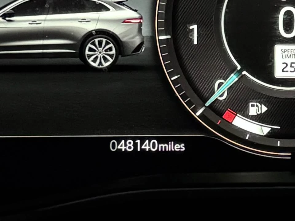 2023 Jaguar F-Pace - Image 13 of 19