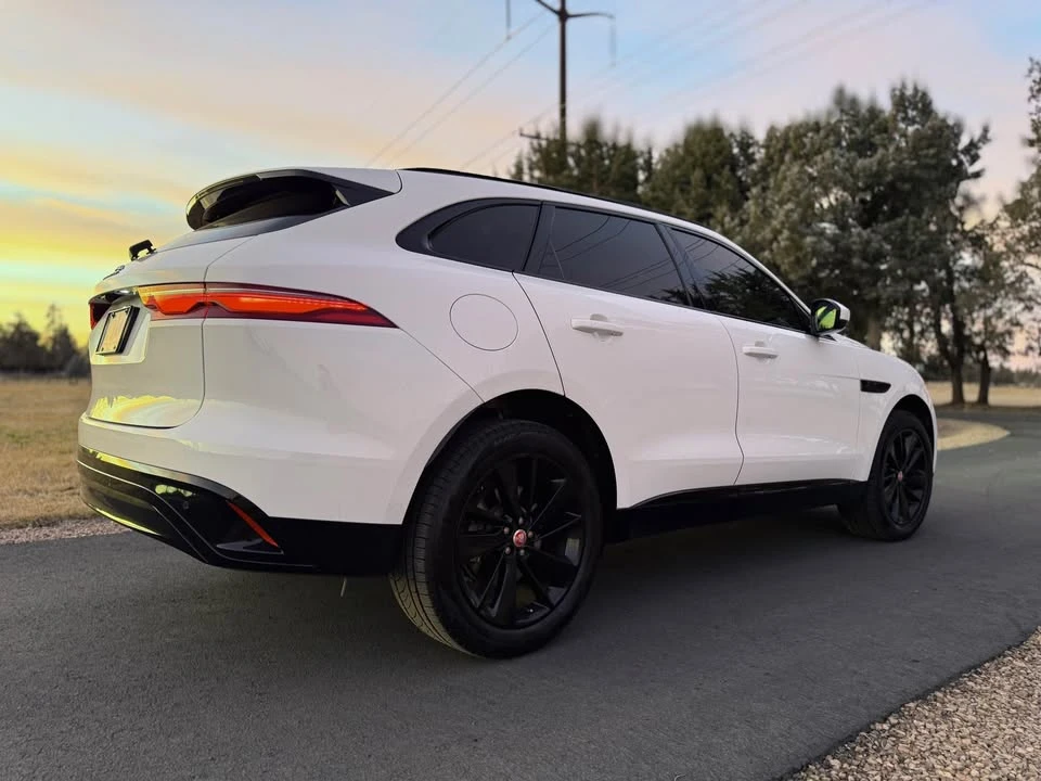 2023 Jaguar F-Pace - Image 5 of 18