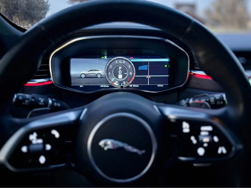 2023 Jaguar F-Pace - Image 15 of 18