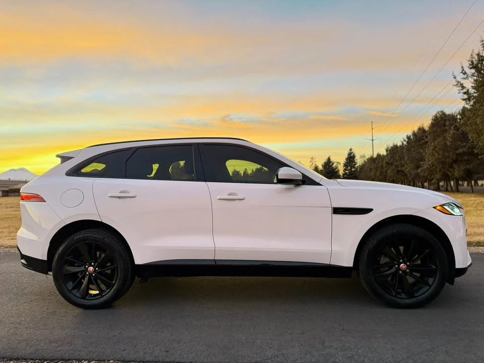 2023 Jaguar F-Pace - Image 4 of 18