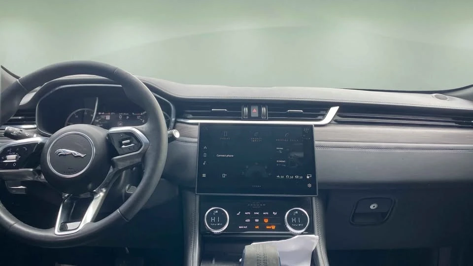 2023 Jaguar F-Pace - Image 10 of 12