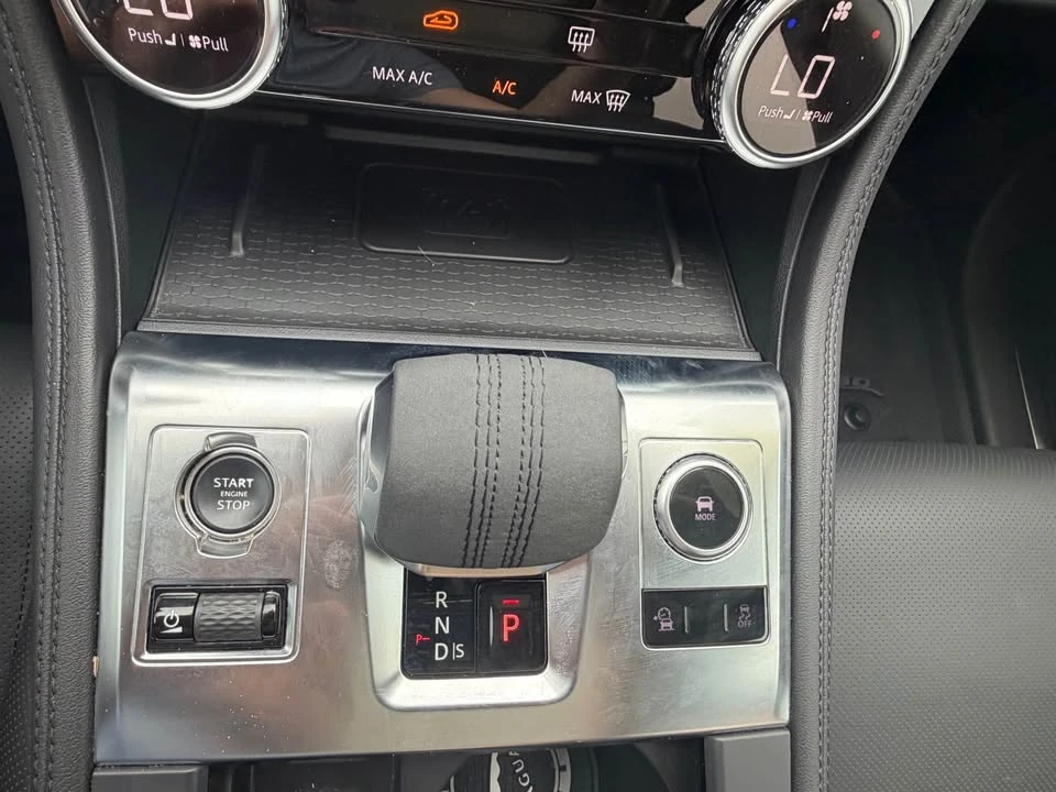 2023 Jaguar F-Pace - Image 17 of 19