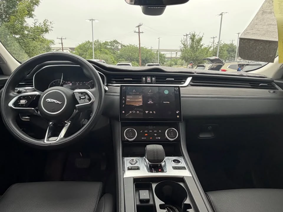 2023 Jaguar F-Pace - Image 13 of 19