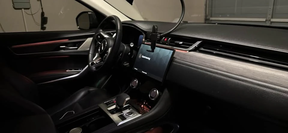 2023 Jaguar F-Pace - Image 11 of 13
