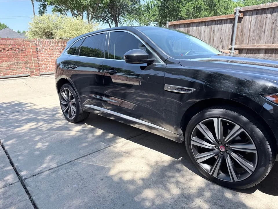 2023 Jaguar F-Pace - Image 4 of 13