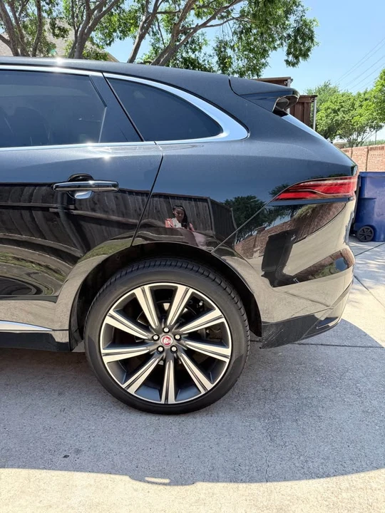 2023 Jaguar F-Pace - Image 5 of 13