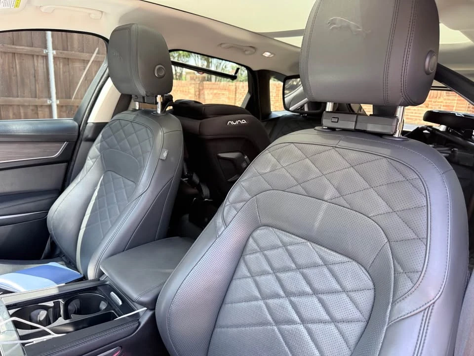 2023 Jaguar F-Pace - Image 6 of 13