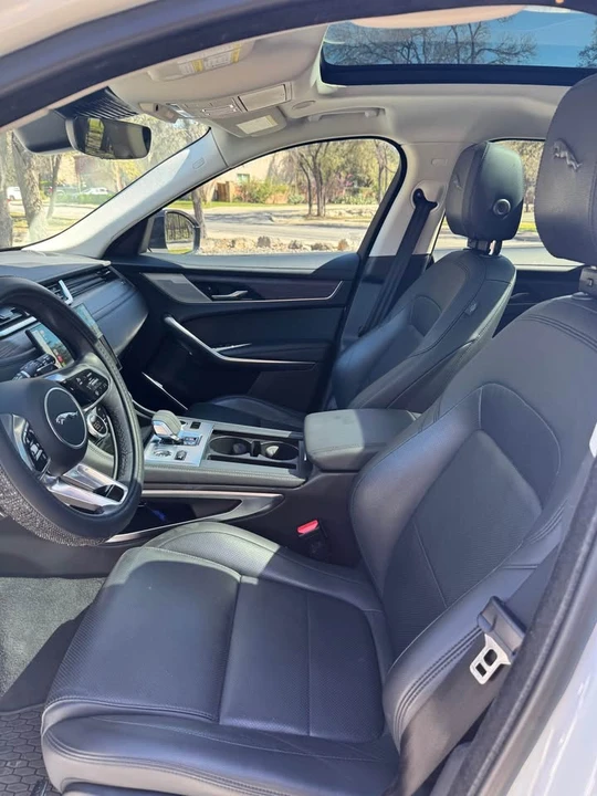 2023 Jaguar F-Pace - Image 5 of 14