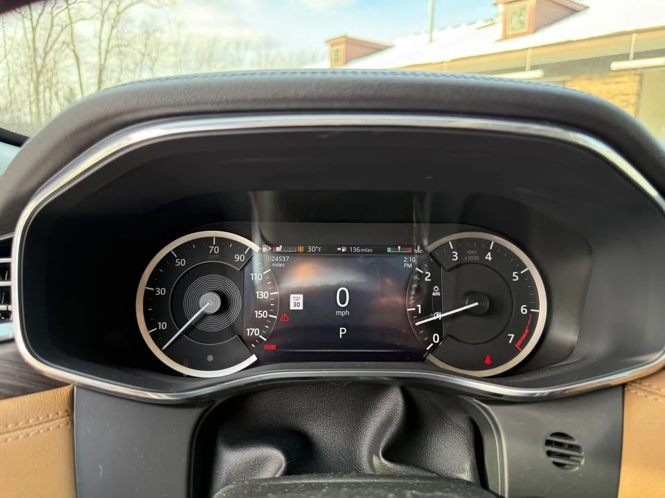 2023 Jaguar F-Pace - Image 9 of 13