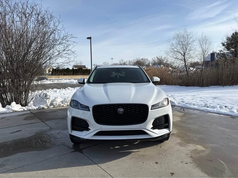 2023 Jaguar F-Pace - Image 3 of 13