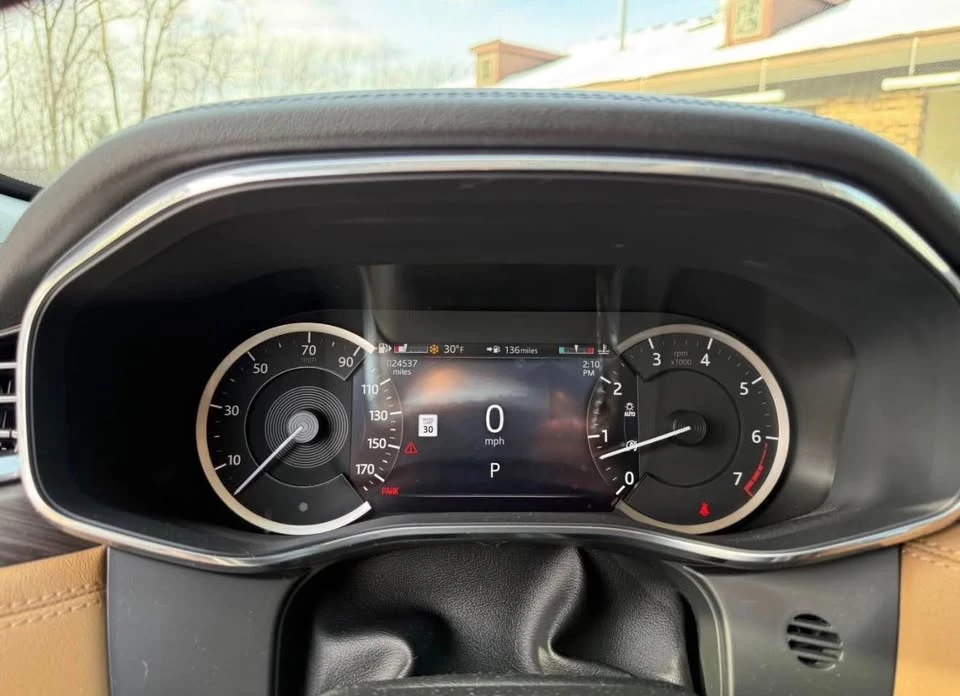 2023 Jaguar F-Pace - Image 8 of 12