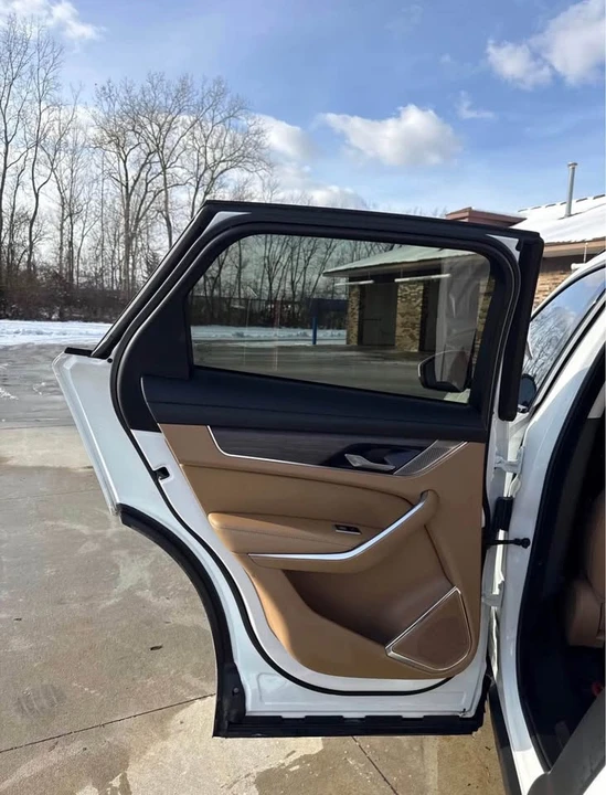 2023 Jaguar F-Pace - Image 11 of 12