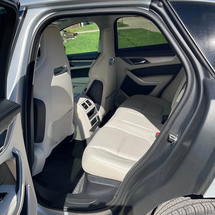 2023 Jaguar F-Pace - Image 6 of 15