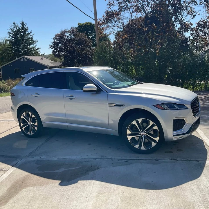 2023 Jaguar F-Pace - Image 2 of 15