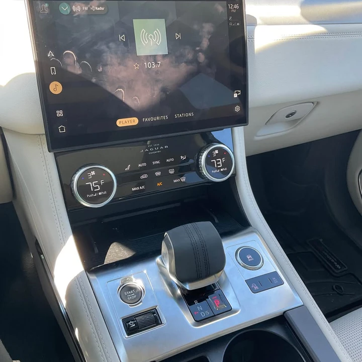 2023 Jaguar F-Pace - Image 13 of 15