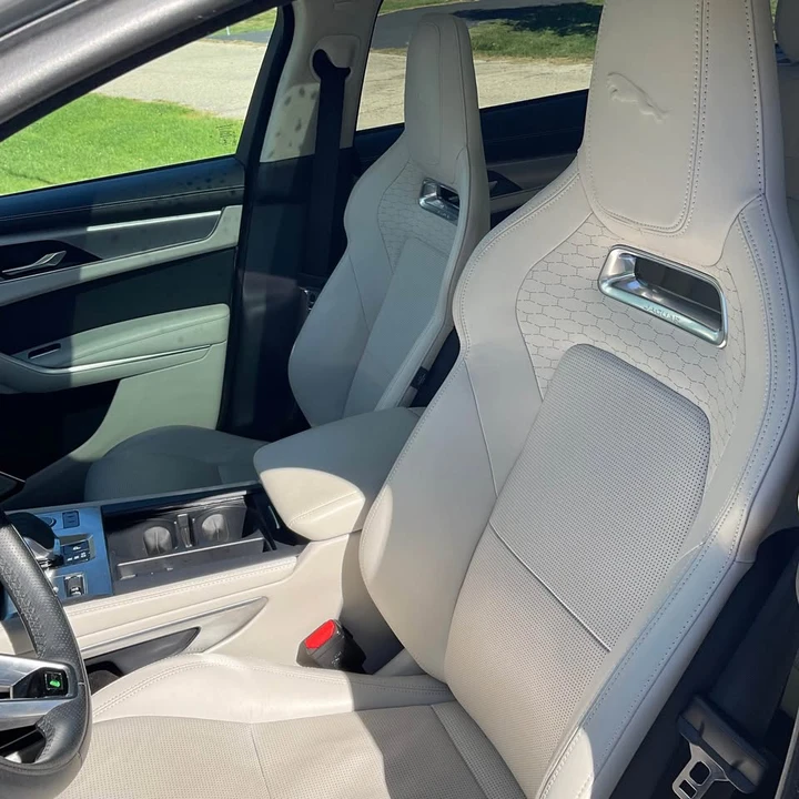 2023 Jaguar F-Pace - Image 11 of 15