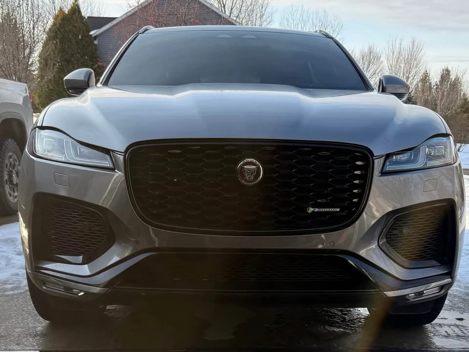 2023 Jaguar F-Pace - Image 2 of 5