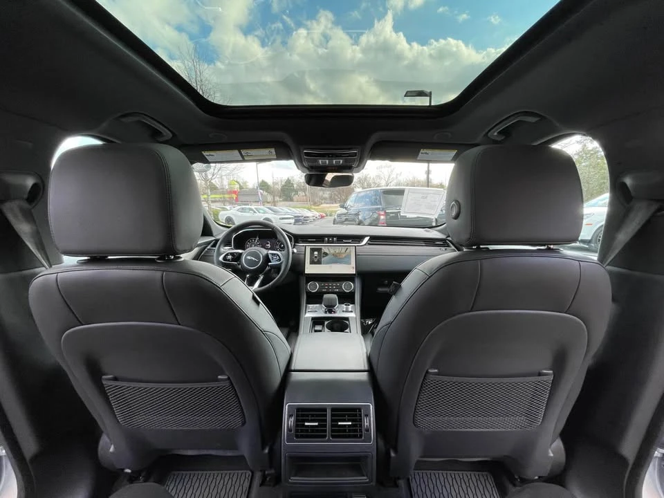 2023 Jaguar F-Pace - Image 4 of 5
