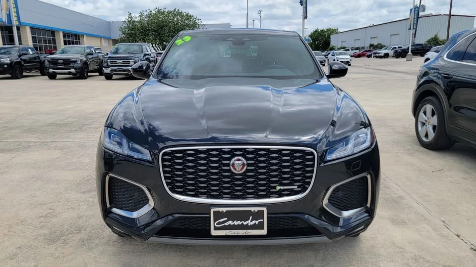 2023 Jaguar F-Pace - Image 2 of 12