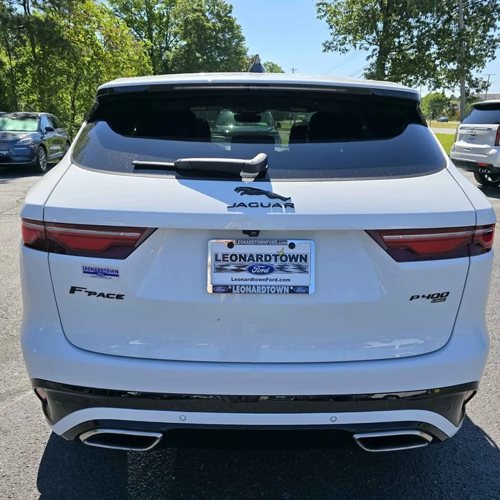2023 Jaguar F-Pace - Image 9 of 10
