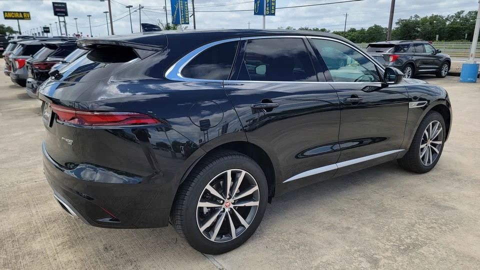 2023 Jaguar F-Pace - Image 4 of 12
