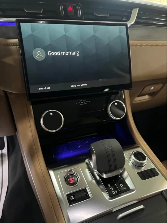 2023 Jaguar F-Pace - Image 4 of 12