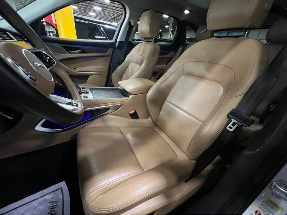 2023 Jaguar F-Pace - Image 6 of 12
