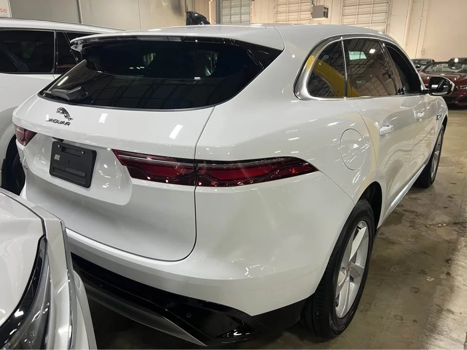 2023 Jaguar F-Pace - Image 8 of 12