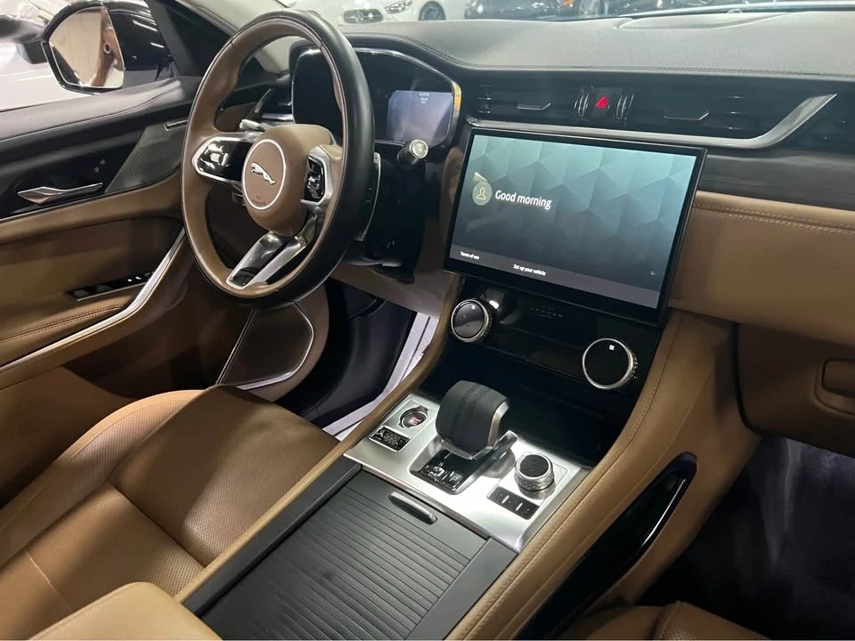 2023 Jaguar F-Pace - Image 9 of 12
