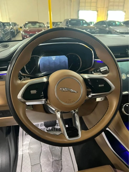 2023 Jaguar F-Pace - Image 10 of 12