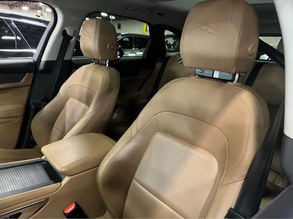 2023 Jaguar F-Pace - Image 11 of 12