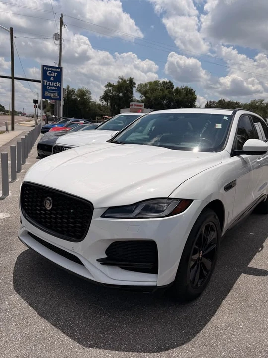 2023 Jaguar F-Pace - Image 3 of 8