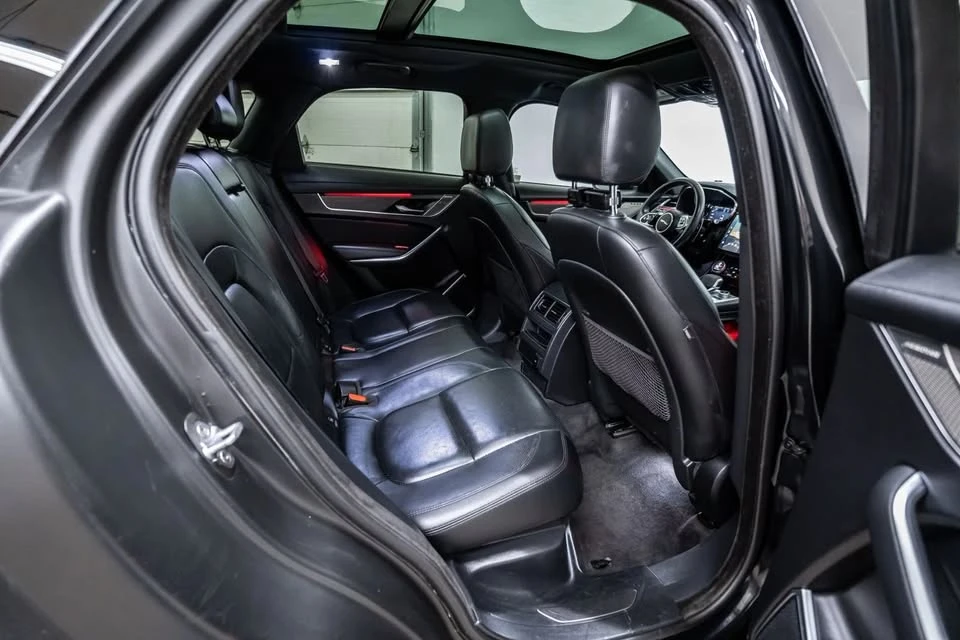 2023 Jaguar F-Pace - Image 17 of 20