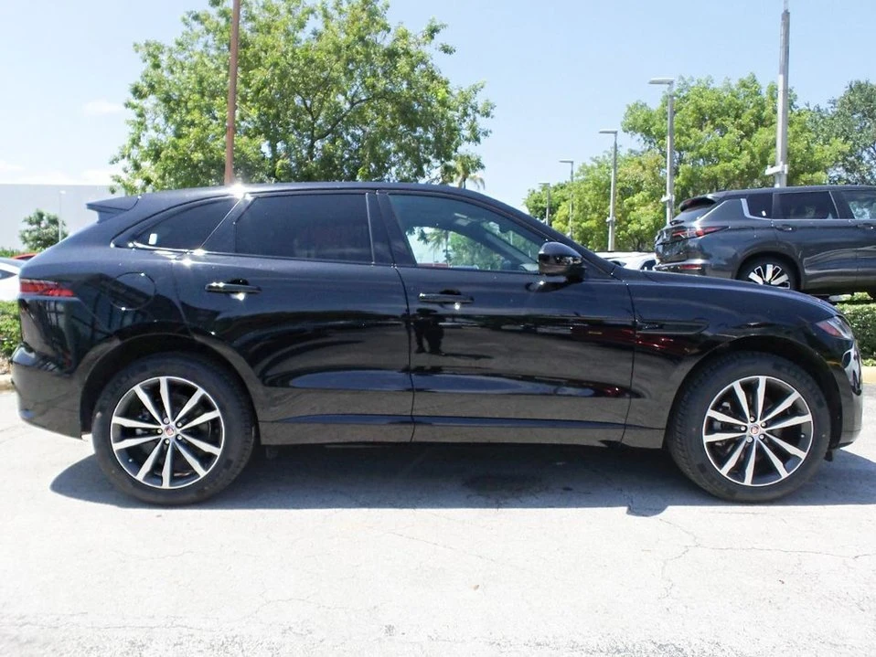 2023 Jaguar F-Pace - Image 15 of 20