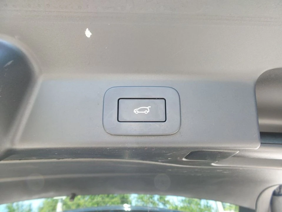 2023 Jaguar F-Pace - Image 18 of 20