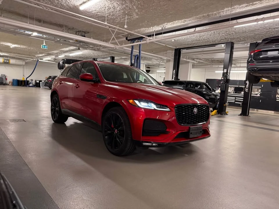 2023 Jaguar F-Pace - Image 6 of 16