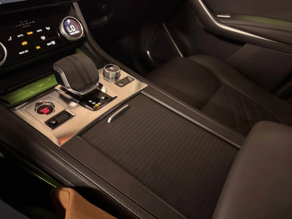 2023 Jaguar F-Pace - Image 14 of 16