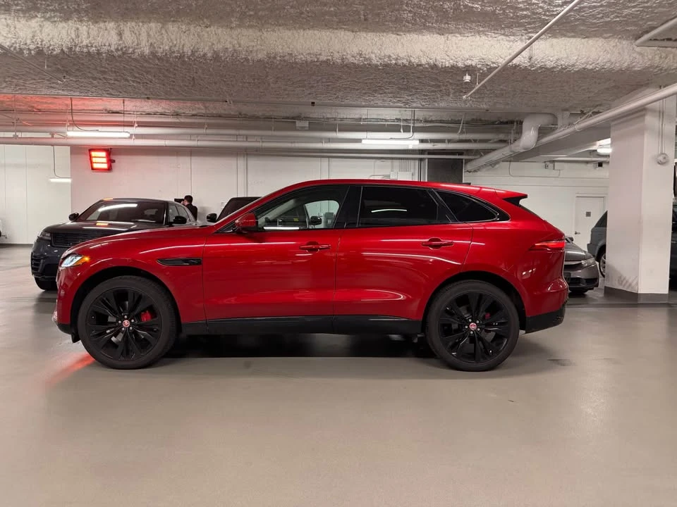 2023 Jaguar F-Pace - Image 2 of 16