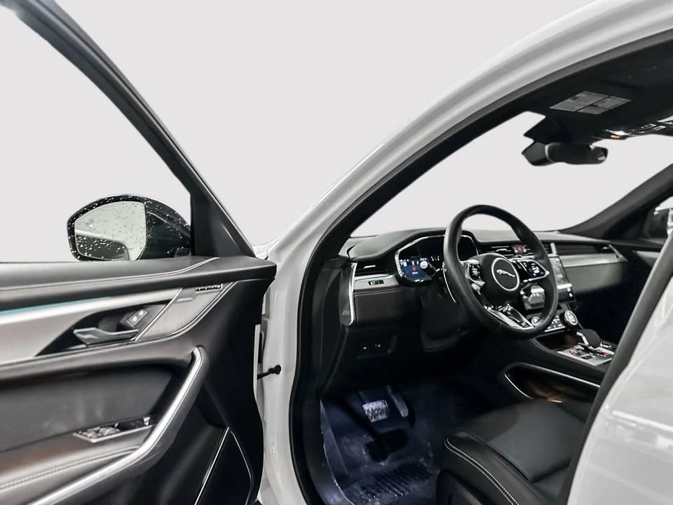 2023 Jaguar F-Pace - Image 13 of 20