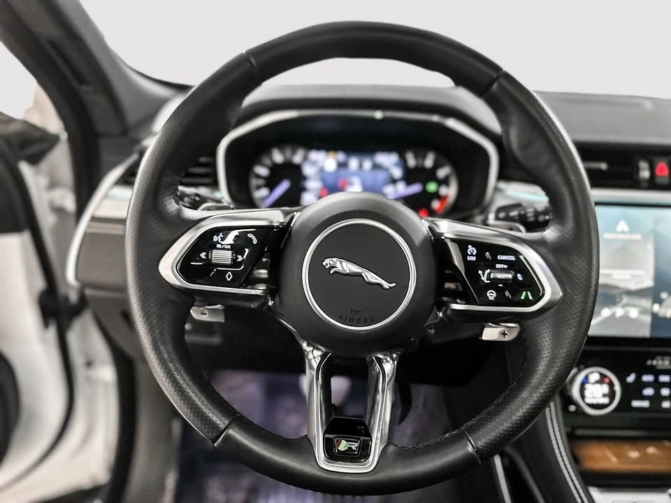 2023 Jaguar F-Pace - Image 16 of 20