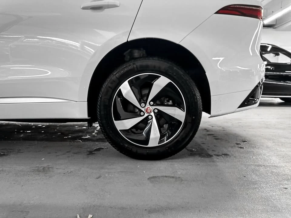 2023 Jaguar F-Pace - Image 12 of 20