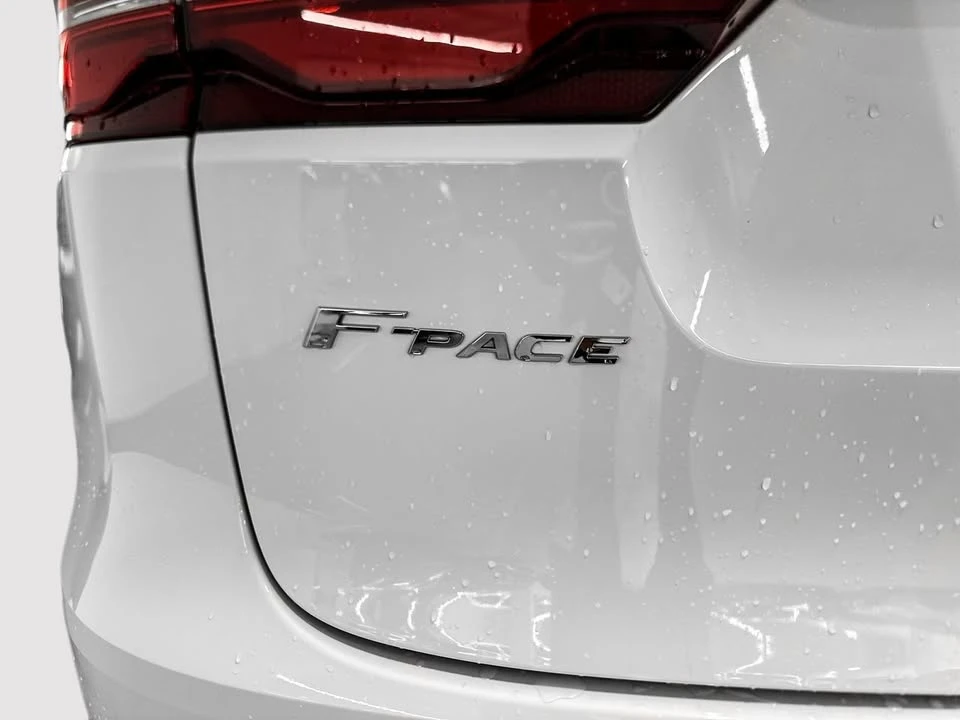 2023 Jaguar F-Pace - Image 9 of 20