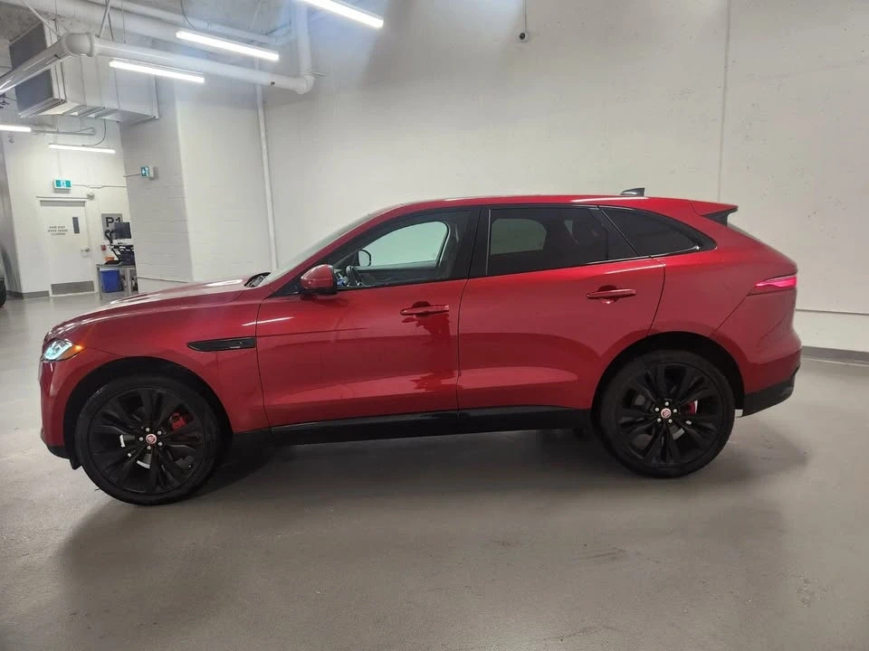 2023 Jaguar F-Pace - Image 2 of 16