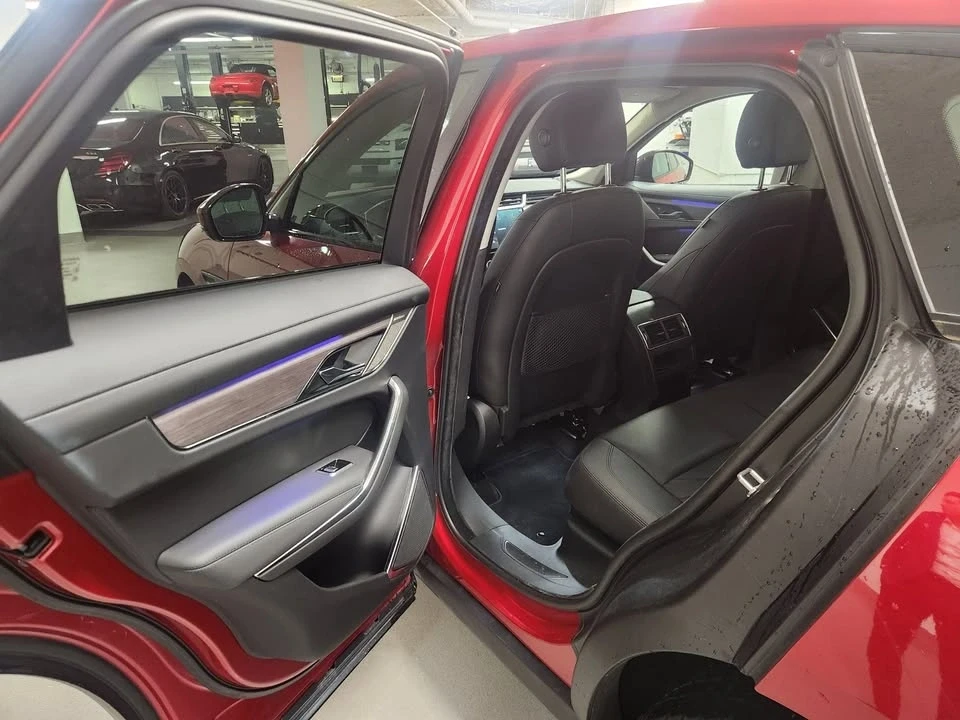 2023 Jaguar F-Pace - Image 12 of 16