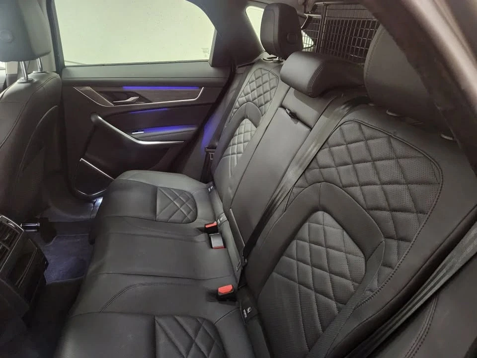 2023 Jaguar F-Pace - Image 13 of 16