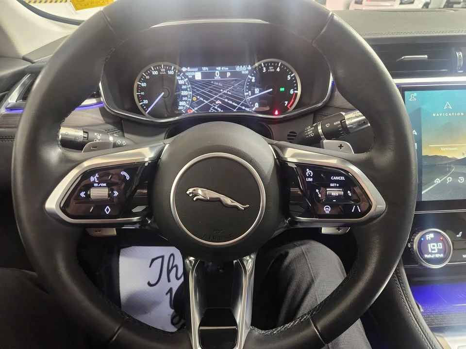 2023 Jaguar F-Pace - Image 12 of 19