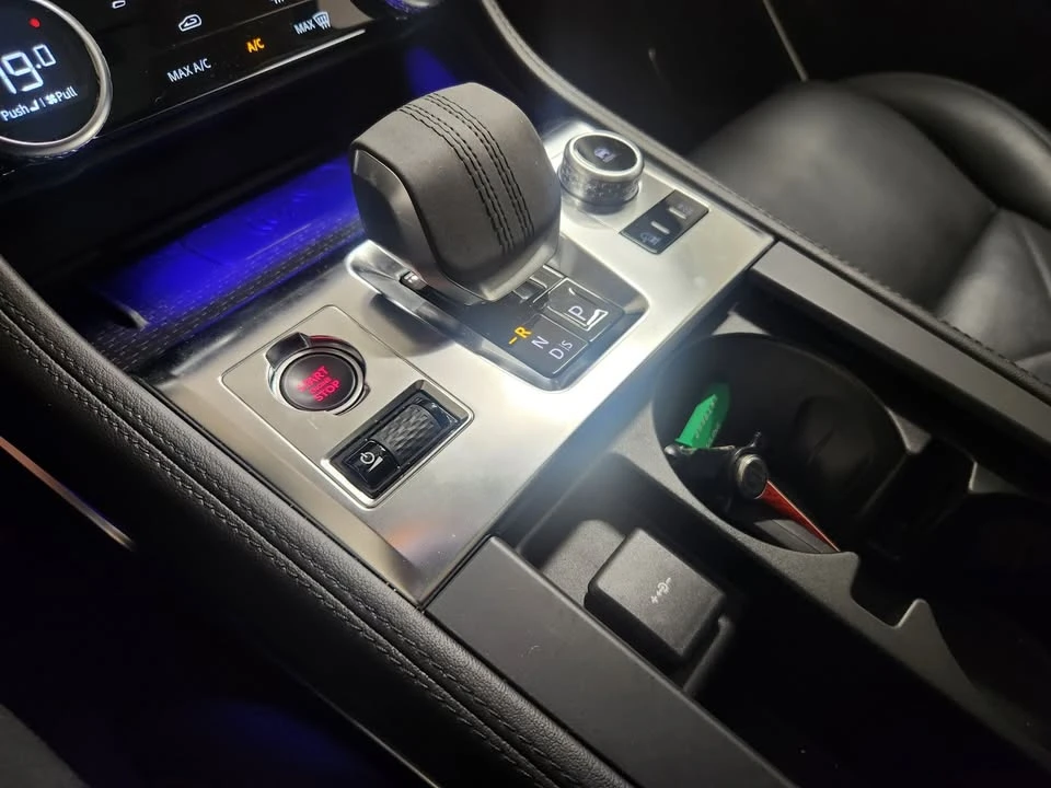 2023 Jaguar F-Pace - Image 17 of 19