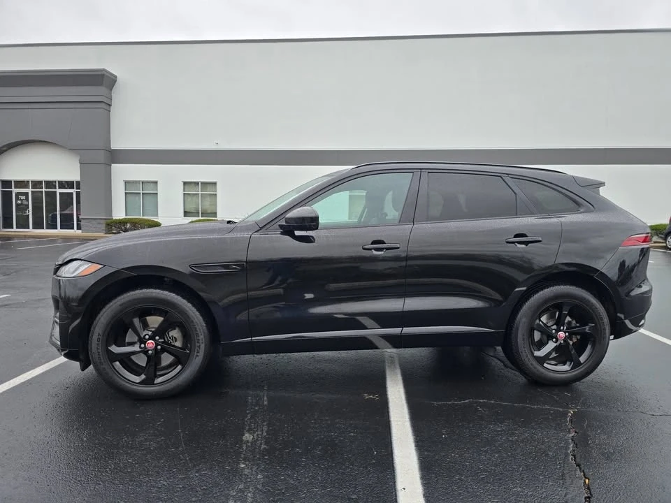 2023 Jaguar F-Pace - Image 10 of 20