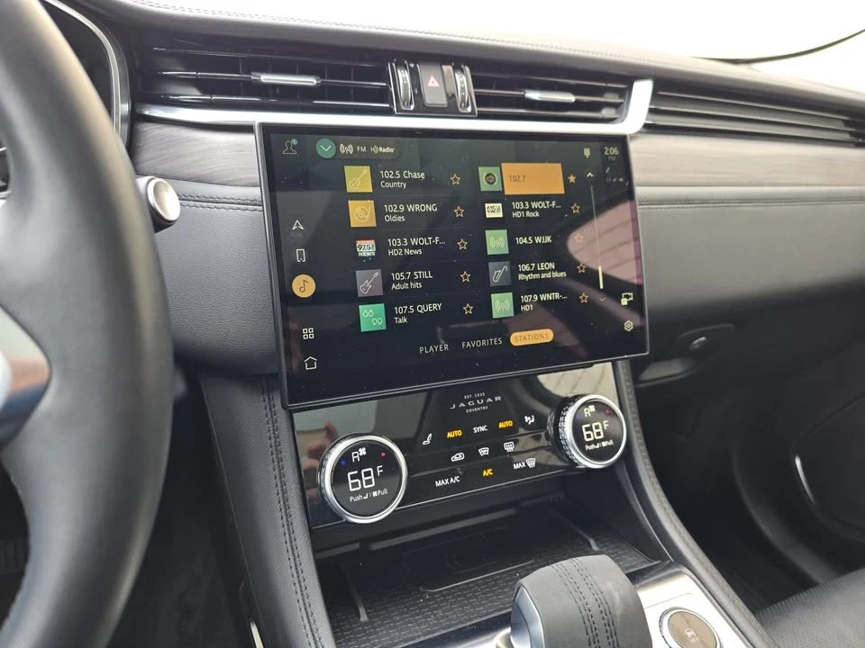 2023 Jaguar F-Pace - Image 18 of 20